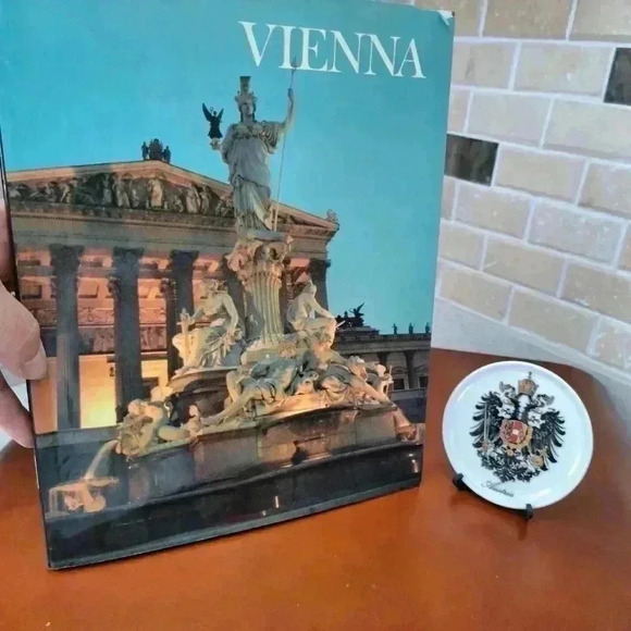 BOOK AND PORCELAIN SMALL PLATE OF VIENNA AUSTRIA - Picture 3 of 8